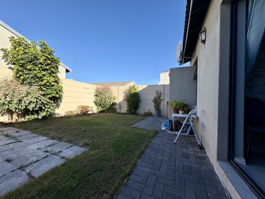 2 Bedroom Property for Sale in Parklands Western Cape